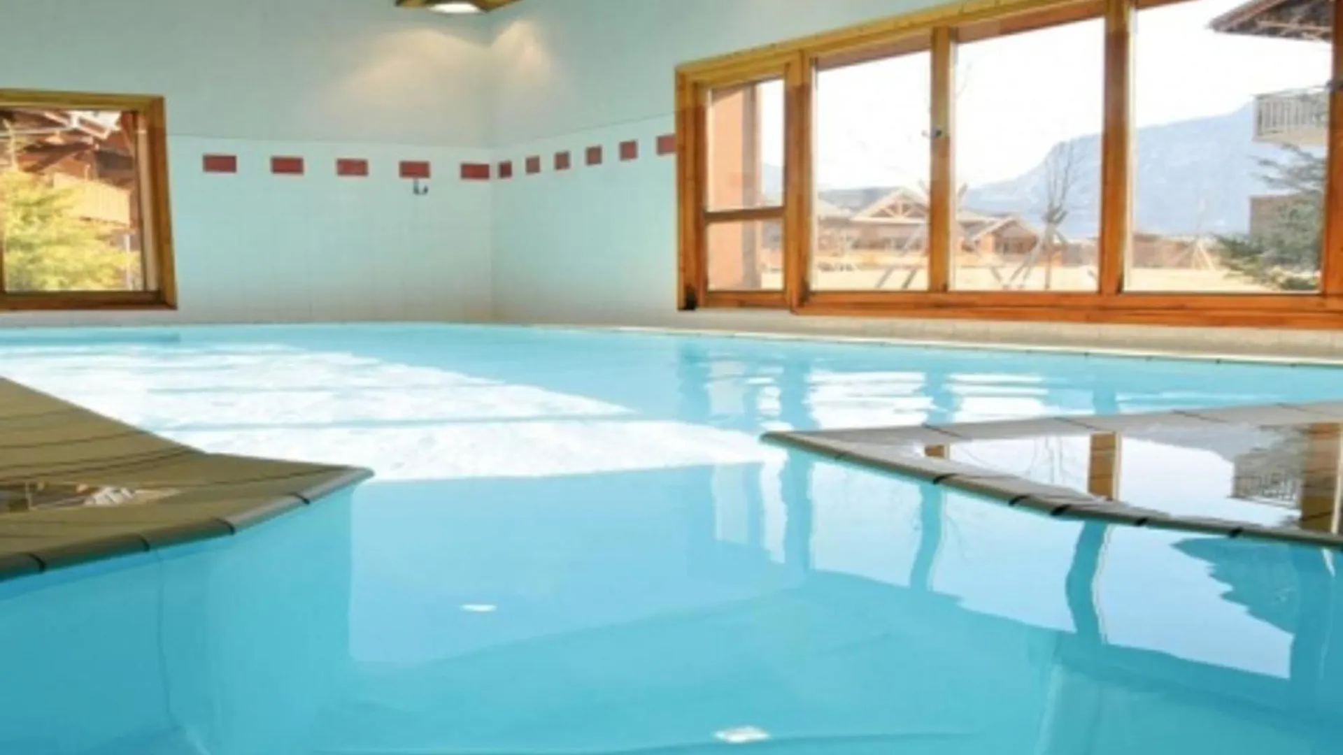 Appartement Calme A Samoens Avec Piscine - Fr-1-624-101